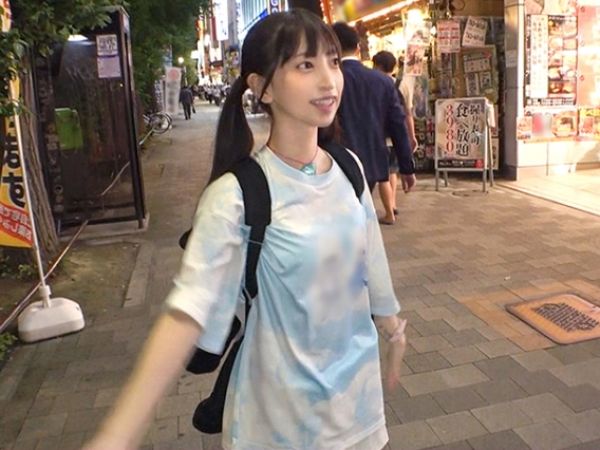 【素人ナンパ】貧乳ちっぱい美少女を秋葉原でGET！電マ手マンでビショ濡れまんこに生ハメ！スレンダーキツマンSEX！