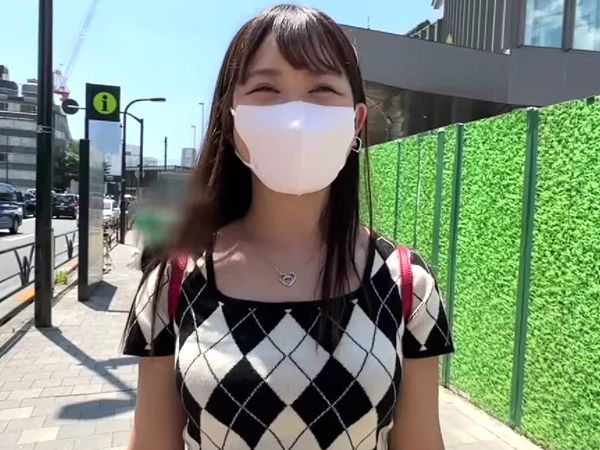 【素人】マスク美人が自慢の舌技でチンポをしゃぶり尽くす！窓際で裸になり恥じらいながらも生チンポでイクッ♡
