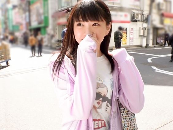 【アイドル級素人娘×初撮り】アニメグッズを買うお金欲しさにAV出演しちゃう極上美少女♥華奢なカラダを震わせイキまくる！