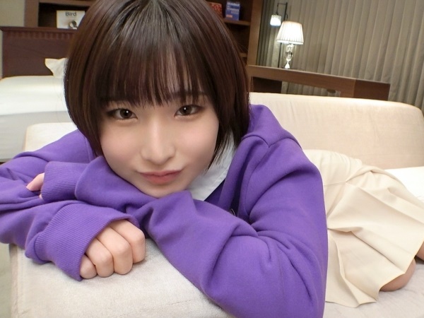 【小動物系美少女の初イキ体験】 色白ボディが敏感すぎて、ピストンで大絶叫！ 初めての快感に溺れる♡