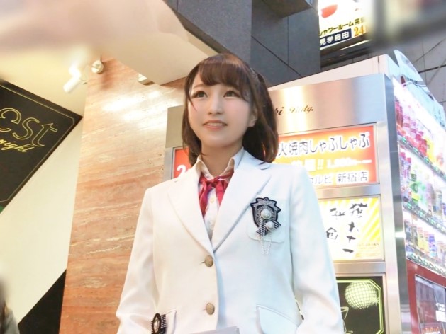 【地下アイドルの裏の顔】 可愛い顔して援交ハメ撮り！ 顔射でお礼のヤリマンアイドルを激撮♡
