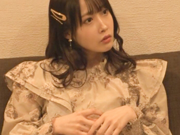 【幼馴染の成長したカラダ】 スレンダー美ボディを隠し撮り！ 昔の友達にフェラさせて中出しセックス！