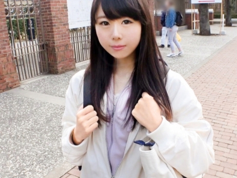 【着衣エッチで燃え上がる】 ナンパしたカワイイ娘と即ハメ！ 服を着たまま激しくピストン、バックで突きまくり！