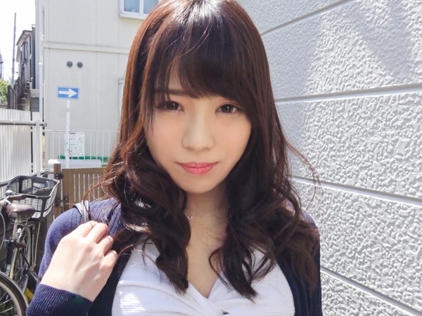 【お姉さんのハメ撮り初体験】 清楚ビッチがカメラの前で大胆セックス！ 恥じらいながらも感じてしまう♡ 抑えきれない吐息と本気のイキ顔！