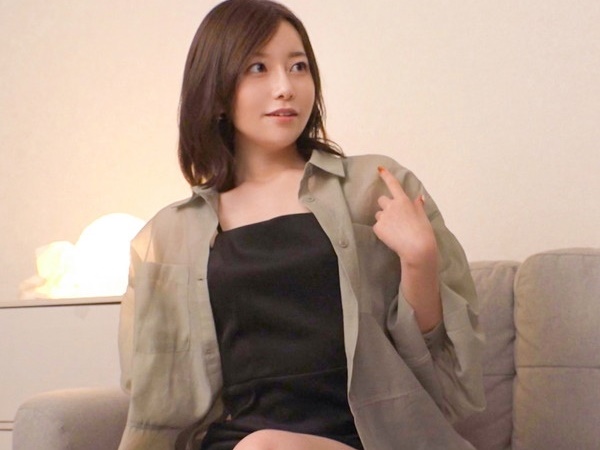【スレンダー美人の官能セックス】 極上ボディのお姉さんが快感に溺れる！ 激しいピストンで喘ぎまくり、イキ狂う姿は必見！