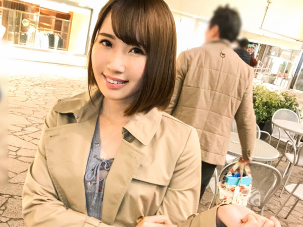 【敏感なパイパン娘】 素人ナンパで捕まったウブな美少女！ 久しぶりのセックスで感じまくり、エロすぎる腰使いを披露！