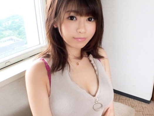 【爆乳女子とエロプレイ】 キュートな巨乳ちゃんとラブラブH！ 騎乗位で激しく腰振り、バックで突きまくり♡ 感度抜群のカラダを堪能！