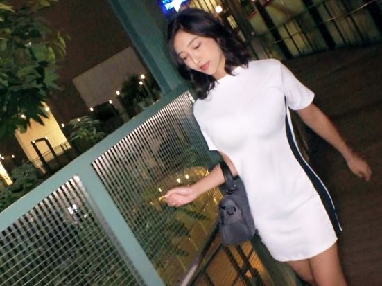 【爆乳痴女の誘惑】 溢れ出す色気で男を虜にするセクシーボディ♡ 野獣のようなセックスでイキまくる！