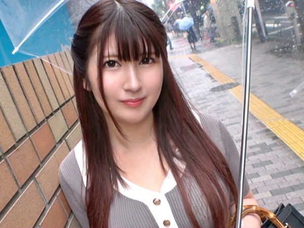 【押しに弱い巨乳女子】 キュートな美少女がエロいお兄さんに迫られ、敏感ボディを責められまくり！ 騎乗位で巨乳を揺らし、下から突き上げられて絶頂アクメ！