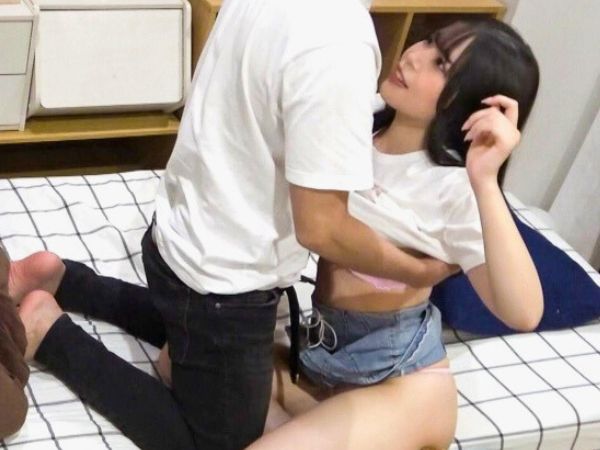 【素人】西の出身だという訛りがある女の子！明るくてノリが良いのが取り柄だろ？東京男のチンチンは繊細でイケてると思うよ！
