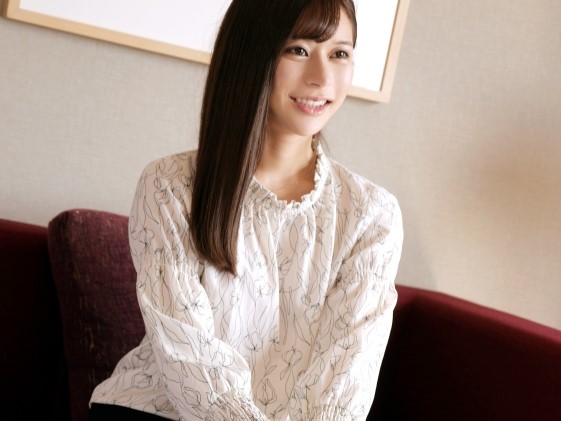 【美人のお姉さんは潮吹き姫】 指マンでイキまくり！ 溢れ出す愛液に溺れる官能の時間♪