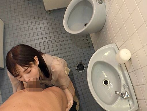 【OLの秘密の恋】 エモい彼氏とイチャラブ♡ トイレでこっそりフェラしちゃうドキドキのオフィスラブストーリー！