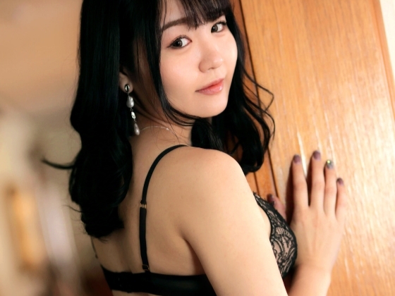 ＜素人×OL＞黒髪ロングで巨乳で美尻のお姉さん♫手マンとクンニで快楽覚醒♡男根に悦び喉奥までずっぼり咥え…♪