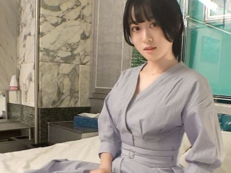 【素人スレンダー美女×初撮り】人生二本目のチンポ！！ほぼ処女状態の未開発ボディが男優チンポでエロ覚醒♥