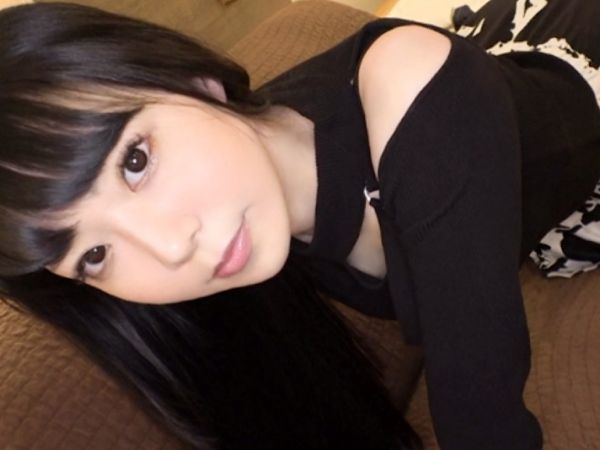 【黒髪清楚系女子の裏の顔】『声が出ちゃう…』スレンダー美女がハメられながらエロい喘ぎ声を漏らす！清楚な見た目とのギャップが最高にたまらんww