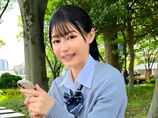 【素人】制服着用のスレンダー美少女とイチャイチャ交尾♡フェラチオ＆騎乗位はザーメン発射不可避♡