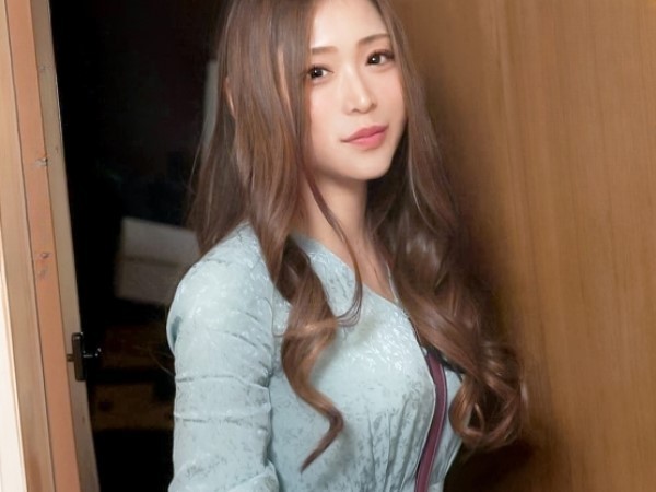 【人妻】やたらエロい雰囲気の人妻さんと濃厚セックス！！！欲求不満を爆発させてイキまくってます！！！