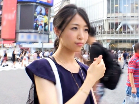 【美ボディお姉さんと密着セックス】『もっと奥まで…』スレンダー美人が正常位で男根を歓迎！お姉さんのキツマンにズボズボ突きまくる！エッチな喘ぎ声と揺れる美乳がたまらない！濃厚な正常位ファックでイキまくり！♡
