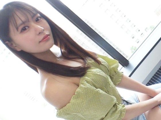 【ナンパ潮吹き】スポーツ美少女、敏感マンコを責められ大噴射！♡ほぐれたアソコに即挿入、快感に悶える姿がエロすぎる！！