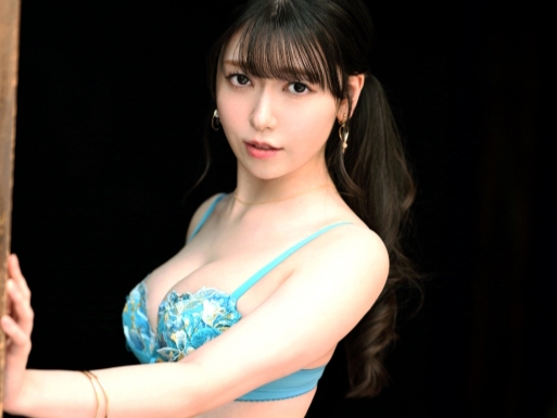 【素人】可愛い顔と癒し系ボイスを持つカフェ店員がAV出演！清楚でおしとやかな雰囲気からは想像もつかないイキっぷり！
