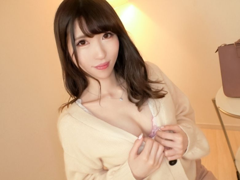 【美女素人】『もっと奥まで…』可愛すぎるお姉さんがチンポに夢中！フェラだけじゃ満足できず、色んな体位で激しく挿入！エロさ全開の夢のセックスに興奮MAX！♡