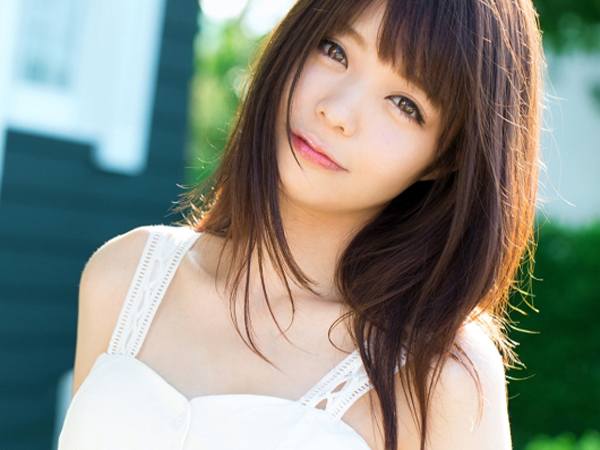 【貧乳美少女のパイパン生挿入】『小さなおっぱいだけど…』小ぶりな胸の美少女が必死にフェラして、ツルマンオマ○コに生チ○ポ挿入！イキ顔が可愛すぎる♡