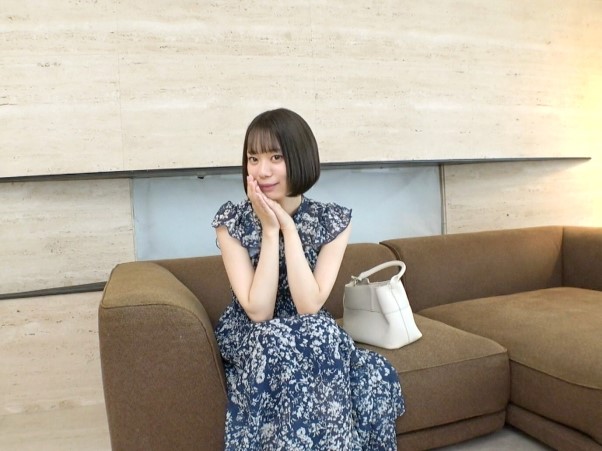 【素人】ギャップ萌え！清純な見た目でエッチ大好きなドスケベ美少女♥つるつるオマンコに肉棒挿入するとメス顔晒してイキ狂いｗ
