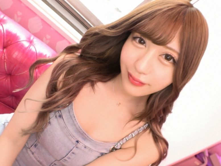 【エロカワギャル】有名店で働く美巨乳お姉さん、エロい唇とボディで誘惑！トロトロマ○コがチ○ポを欲しがり、感じまくりでヤバい！ｗ