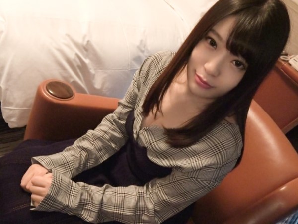 【色白むっちり娘のパイパン悶絶】『乳首舐めで濡れちゃう…』敏感ボディがクンニでビクビク痙攣！パンツを湿らすほど感じまくる、色白むっちり娘のスケベな反応がたまらない！♡