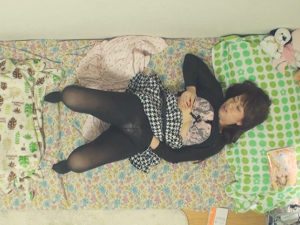 【素人自慰】あの女のオナってる映像が撮りたい！執念の隠し撮り！女がエロいって事を証明してくれるド変態オナに興奮する！