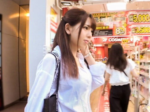 【無毛地帯】ツルツルパイパンの敏感マンコを責めまくり！手マン＆クンニで淫汁ダダ漏れ♡無毛の恥部がヒクヒク反応する姿に興奮間違いなし！