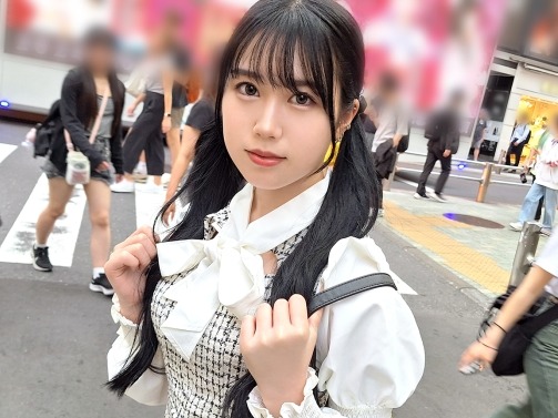 【色白美肌のパイパンお姉さん】『気持ち良すぎる…』雪のように白い肌がエロい！素人お姉さんが騎乗位で激しく腰を振りまくり！上下運動で喘ぎ声が止まらない！ウブな見た目とのギャップがたまらない♡