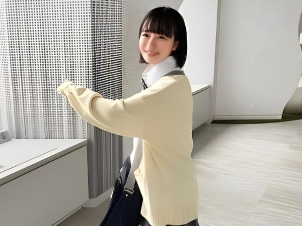 【制服美少女の秘密】ショートカットがキュートなJK、エッチになると大胆に！感度抜群のオマンコでデカマラを締めつけ、ビチャビチャと汁まみれになりながら快感に悶える！