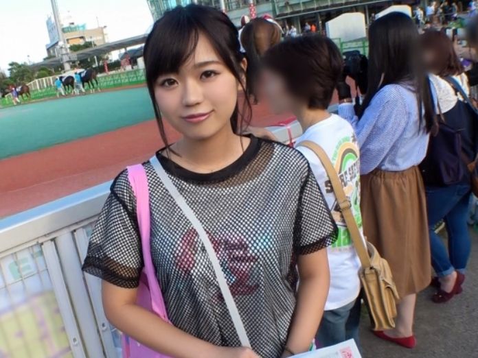 【馬好き女子の恥じらいクンニ】『やだっ…でも気持ちいい…』電マで敏感になったおまんこをクンニされて、恥ずかしがりながらも感じまくる！馬好き女子の意外なエロさに驚き！ｗ ぐちょぐちょのアソコを責められ、我慢できずに喘ぎまくる姿は必見！