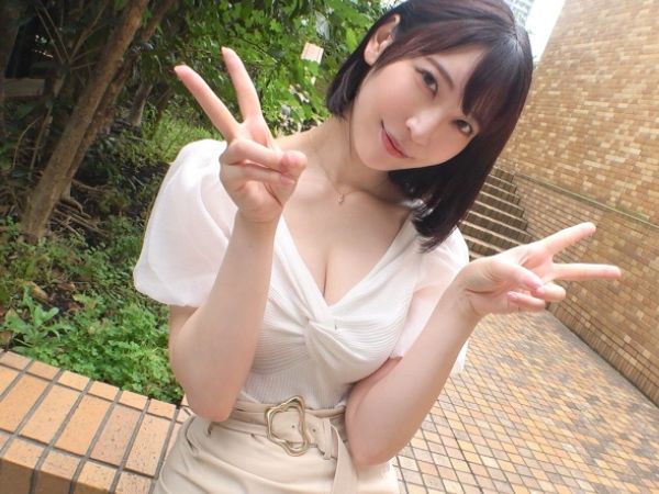 【Gカップグラドル】「みんなに見てほしいの♡」SNSで話題の巨乳アイドルがAVデビュー！承認欲求全開でカメラの前で大胆露出＆エッチな挑戦！