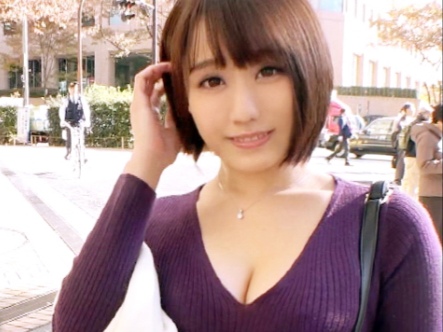【清楚系ショートカット女子の恥じらい潮吹き】『ダメ…イッちゃう！』敏感なカラダを激しく責められ、清楚な見た目とは裏腹にエッチな汁を垂れ流す！恥ずかしがり屋な彼女の隠れた性癖が暴かれる♡