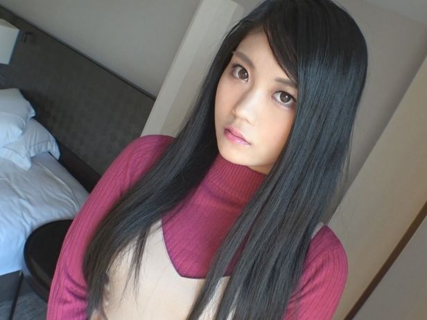 【黒髪サラサラお姉さん】『ダメ…感じちゃう…』敏感な乳首とエロいおまんこを責められ、手マンで潮吹き寸前！サラサラヘアーの美女がエッチな表情で感じまくる！♡