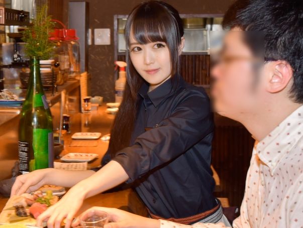 【居酒屋の天使を独占】『やだ…お客さん…』男性ファン続出の看板娘をガチハメ！小ぶりなおっぱいを堪能し、可愛すぎる顔にぶっかけるまでヤリまくり！♡