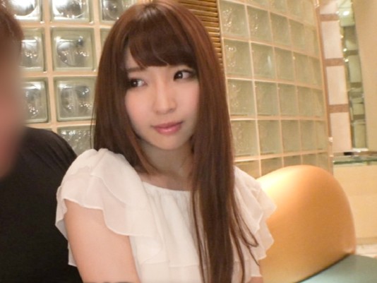 【黒髪清楚系美女の意外な本性】『ダメ…でも気持ちいい…』男性経験少なめな大人しい美女が、一度火が点いたら止まらない！自ら腰を振りまくり、チ○ポを激しく出し入れするギャップに興奮必至！ｗ