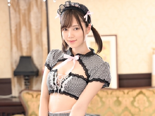 【痴女メイドの逆襲】『今夜は私がご主人様よ♡』セクシーなメイド服の美女が、男を誘惑してオチンポ狩り！足コキでチンポを責め、ザーメンを搾り取る！踏みつけられながらも快感に悶える男たち！痴女メイドの逆レイプで、男たちはただの性処理玩具に！！