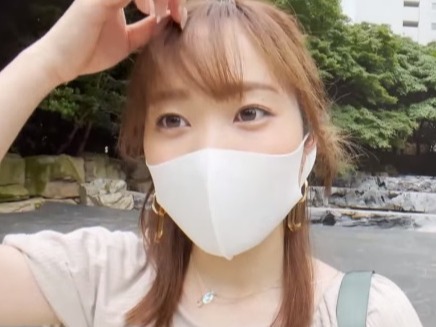 【生配信中】人気ライバーお姉さんの裏の顔！笑顔でパイズリご奉仕、バックで激突きされおっぱい揺らしまくり！視聴者には見せられないエロすぎる姿♡