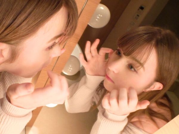 ＜白人美女＞巨根ペニスを咥えて扱くカリフォルニア美人降臨♥通訳なのに痴態を披露してるっ…！！