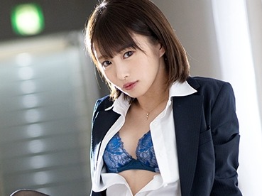 【関西弁の射精執行人】童顔スレンダー美女が、中出しで精子カラカラのチ○ポをフェラで徹底追撃！『まだまだ出るやろ？』とエロ可愛い言葉責めで搾り取る♡ 精子空っぽになるまで許さへんで！