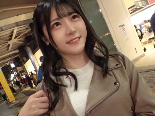 【バックで激ピストン】『奥まで当たってる…』カワイイ美少女のオマンコをバックからガンガン突きまくり！肉棒で膣奥を激しくかき回され、感じまくる姿がエロすぎる！♡