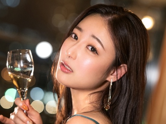 【美巨乳お姉さんとラブラブデート】『気持ち良すぎて…』手マンでビクビク痙攣イキ！正常位でおっぱいブルブル揺らして絶頂迎えるエロかわお姉さん♡