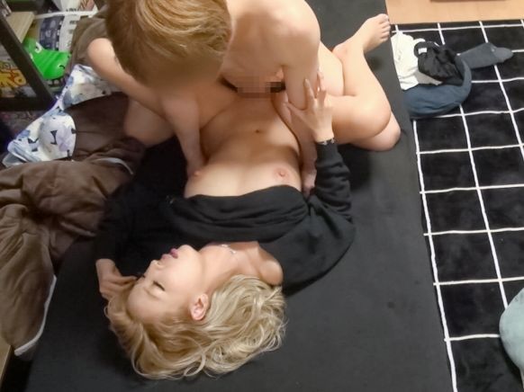 【ギャルDJのヤリ部屋プレイ】『もっと激しくして♥』ノリノリのビッチギャルが隠し撮りで本気イキ!ヤリ部屋に連れ込み、エロい腰使いで男を翻弄するギャルの本性♡